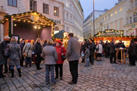 Besinnliche Stunden am Adventmakt oder Christkindlmarkt Freyung Wien